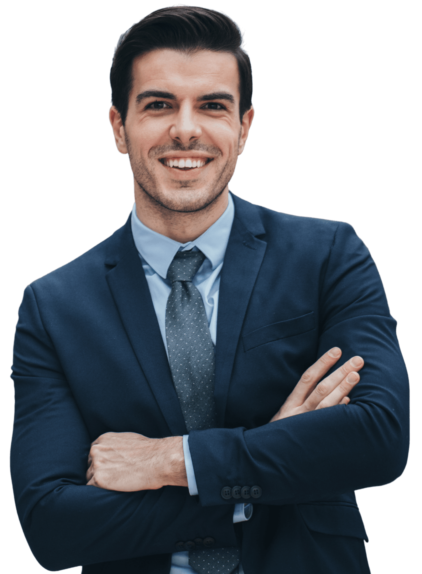 Homme en costume bleu marine souriant, les bras croisés, portrait professionnel sur fond blanc